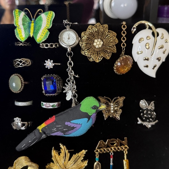 ESTATE JEWELRY ON DECK! Like to be Notified for LIVE Shows! 💜❤️ - Picture 3 of 10